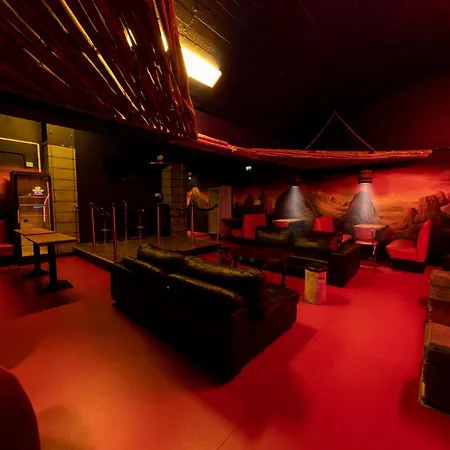 Fdtd Party & Sauna Lounge شقة