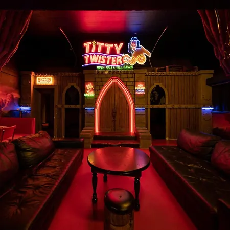 Fdtd Party & Sauna Lounge لاهتي
